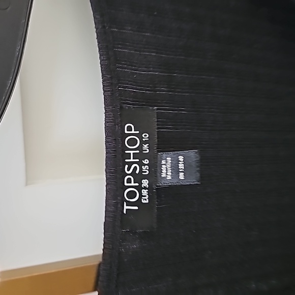 Dress - Picture 3 of 3